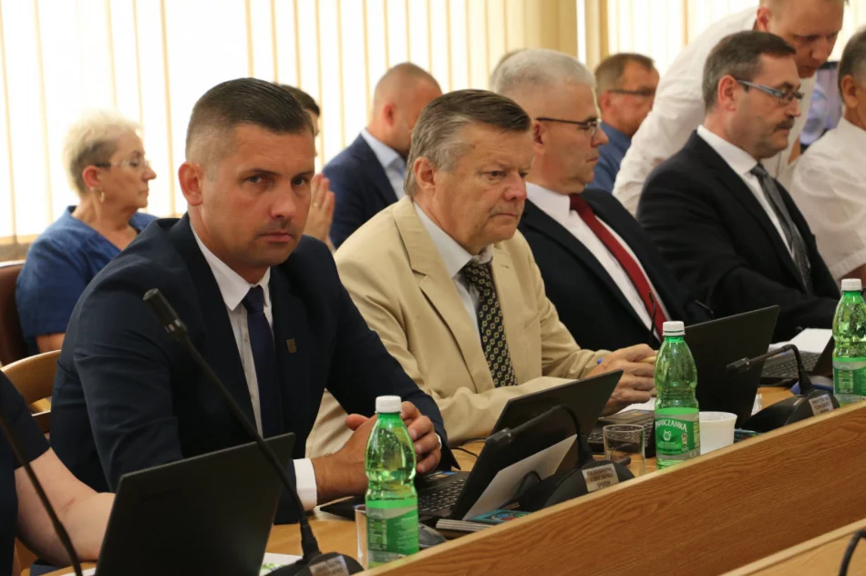 Absolutorium i wotum dla burmistrza, w tle demografia i perspektywy dla młodych - zdjęcie 2