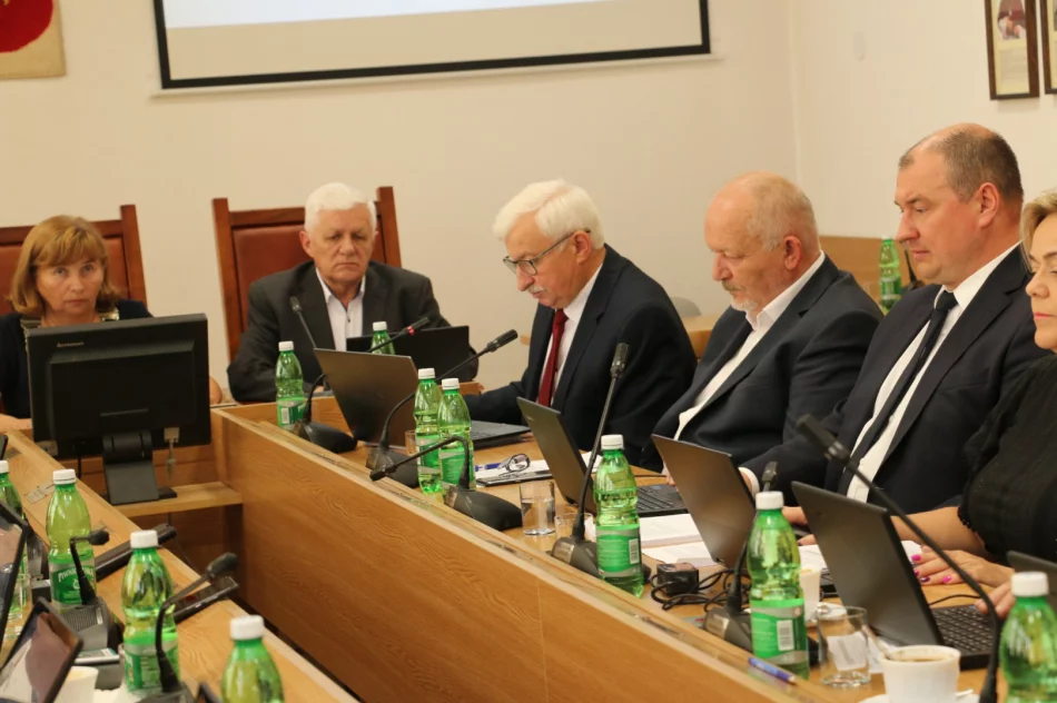 Absolutorium i wotum dla burmistrza, w tle demografia i perspektywy dla młodych - zdjęcie 3