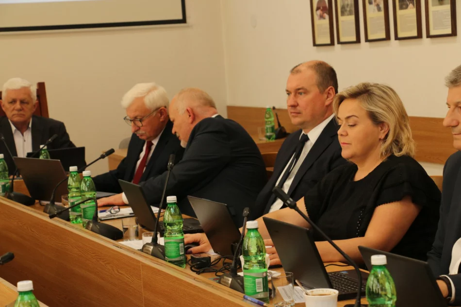 Absolutorium i wotum dla burmistrza, w tle demografia i perspektywy dla młodych - zdjęcie 4