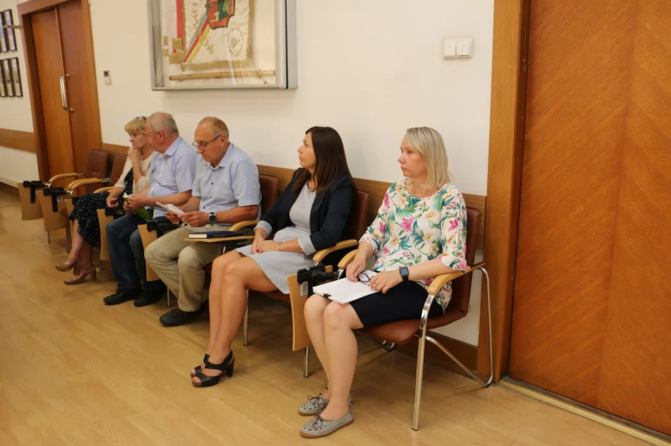 Absolutorium i wotum dla burmistrza, w tle demografia i perspektywy dla młodych - zdjęcie 7