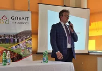 Dyrektor z "poważnymi zarzutami" do radnych - zdjęcie główne