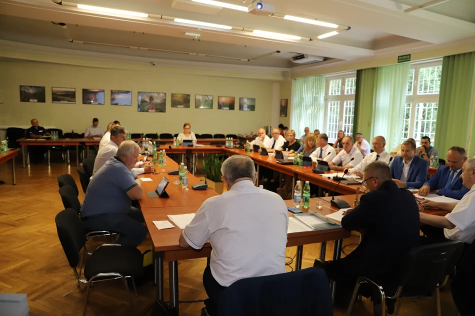 Jednogłośne absolutorium dla Wójta Gminy Limanowa Jana Skrzekuta - zdjęcie 12