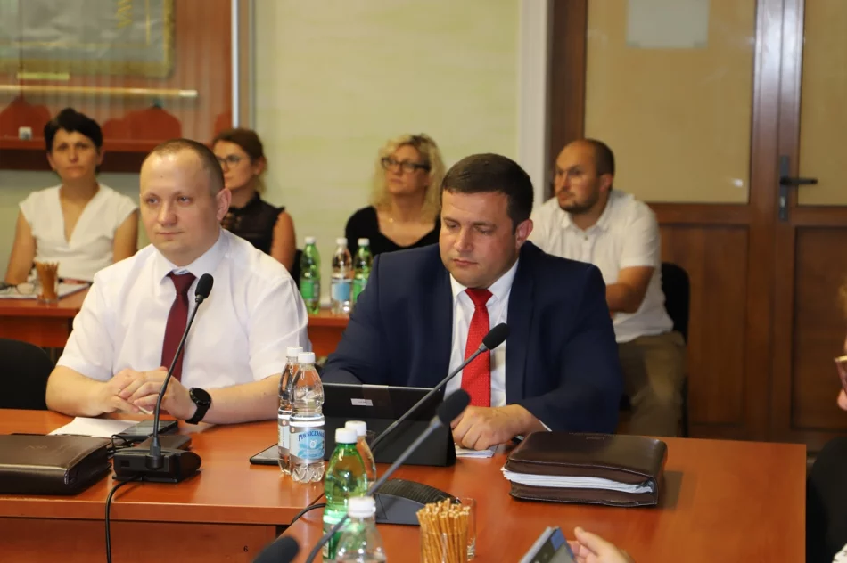 Jednogłośne absolutorium dla Wójta Gminy Limanowa Jana Skrzekuta - zdjęcie 14