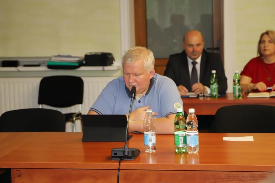 Jednogłośne absolutorium dla Wójta Gminy Limanowa Jana Skrzekuta - zdjęcie 17