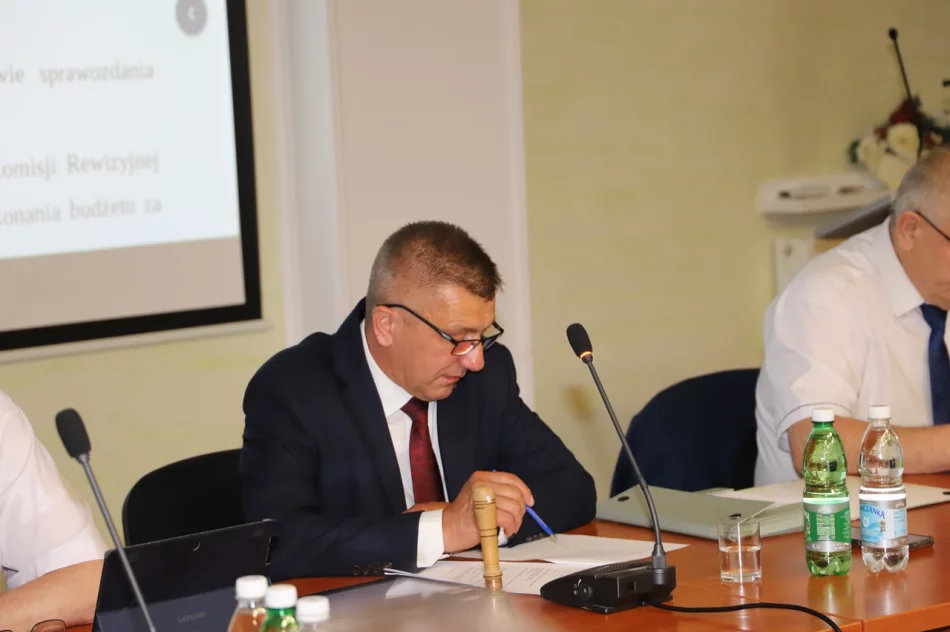 Jednogłośne absolutorium dla Wójta Gminy Limanowa Jana Skrzekuta - zdjęcie 19