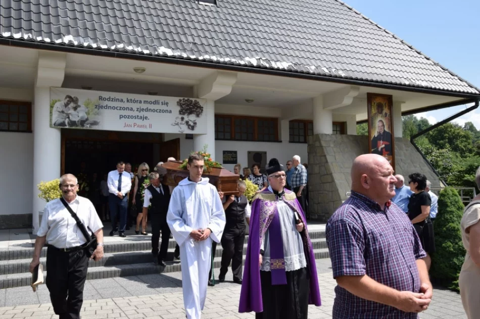 Odprowadzili wójta w ostatnią drogę - zdjęcie 13