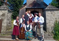 Chwalą Boga słowem i muzyką - zdjęcie główne