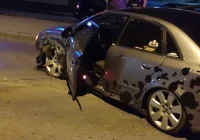 Groźnie wyglądające zderzenie dwóch aut - zdjęcie główne