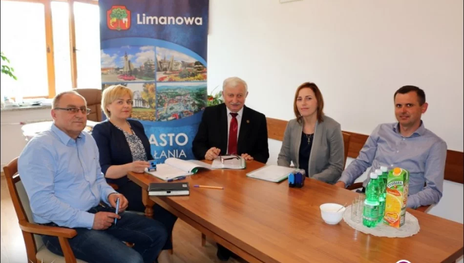 Rozbudowa sieci kanalizacji sanitarnej oraz sieci wodociągowej - zdjęcie 1