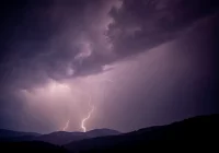 Silny deszcz z burzami - wydłużenie ważności ostrzeżenia - zdjęcie główne