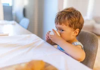 Biegunka u dzieci. Co mogą pić i jeść? - zdjęcie główne