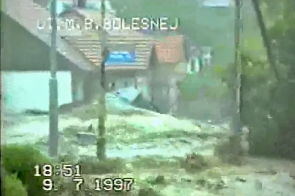 25 lat od powodzi stulecia - zobacz miasto i niszczycielską siłę żywiołu - zdjęcie 4