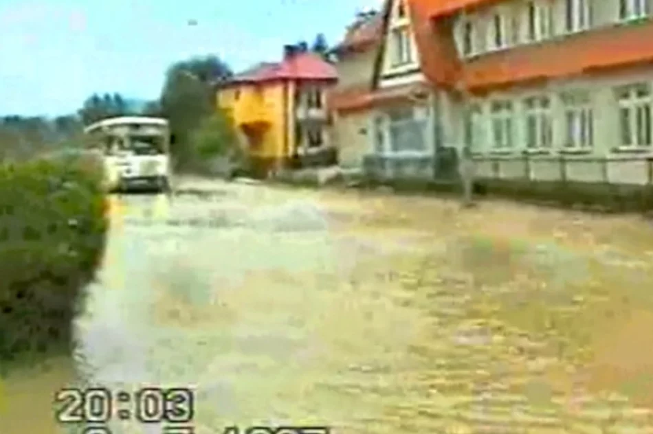 25 lat od powodzi stulecia - zobacz miasto i niszczycielską siłę żywiołu - zdjęcie 10