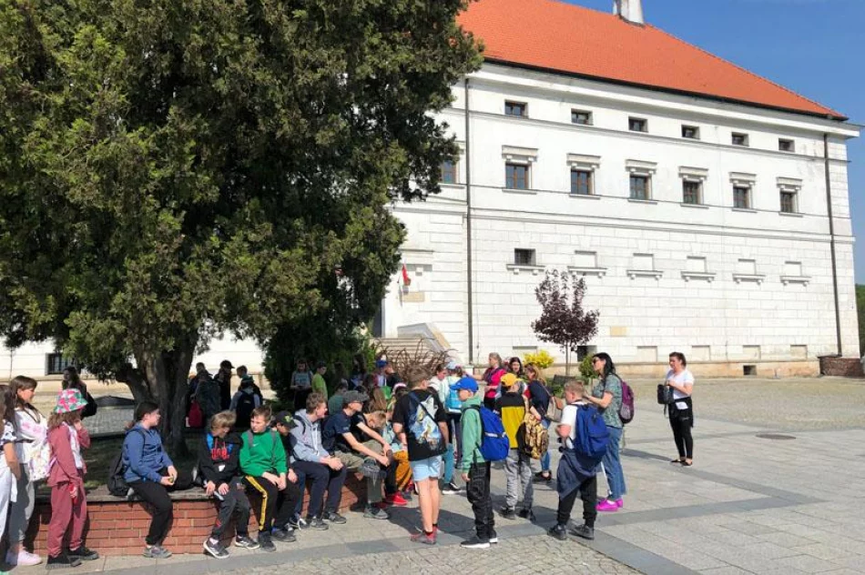 Uczniowie poznawali kraj - zdjęcie 5