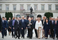 Miesięcznica kastrofy smoleńskiej - zdjęcie główne