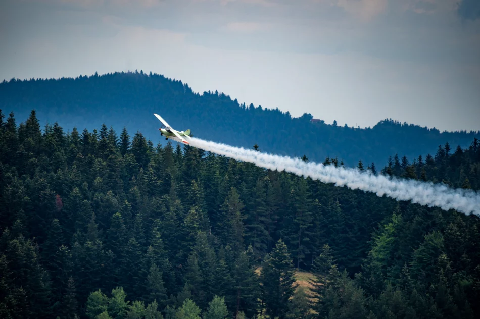 78. rocznica zrzutów alianckich na Dzielcu - przeloty samolotów - zdjęcie 5
