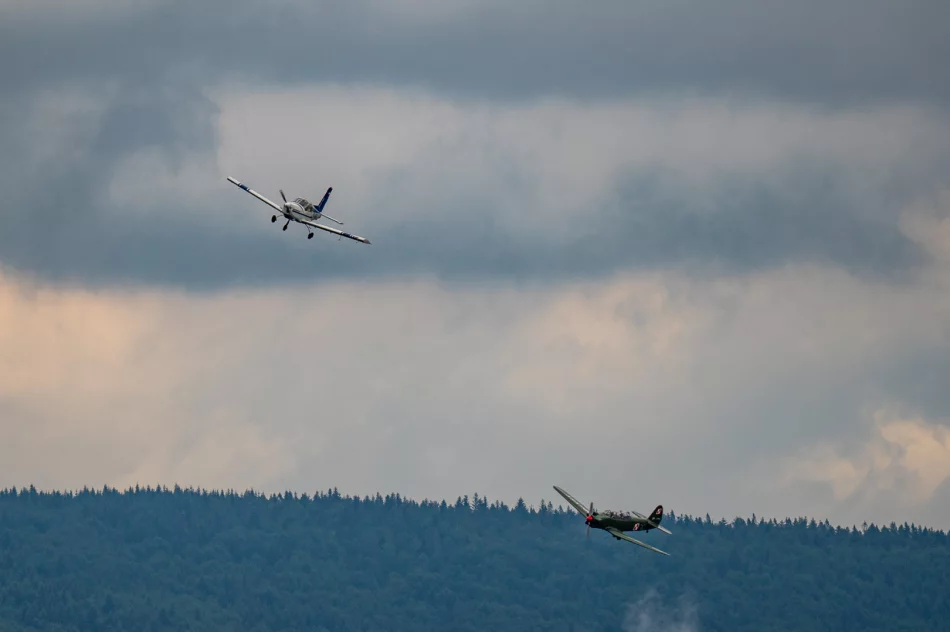 78. rocznica zrzutów alianckich na Dzielcu - przeloty samolotów - zdjęcie 12