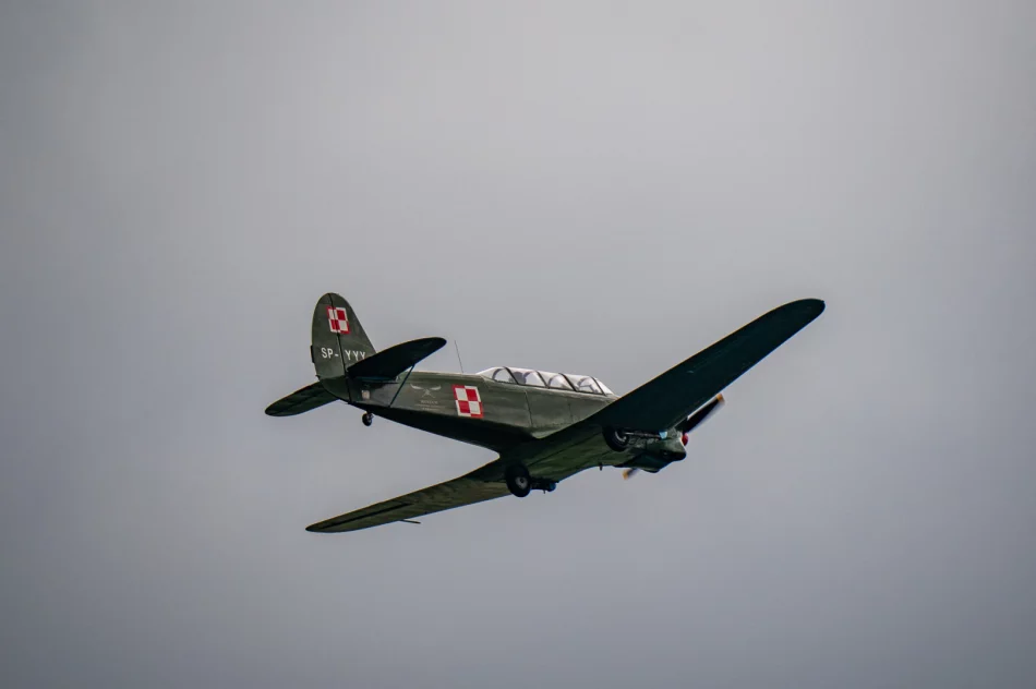 78. rocznica zrzutów alianckich na Dzielcu - przeloty samolotów - zdjęcie 15