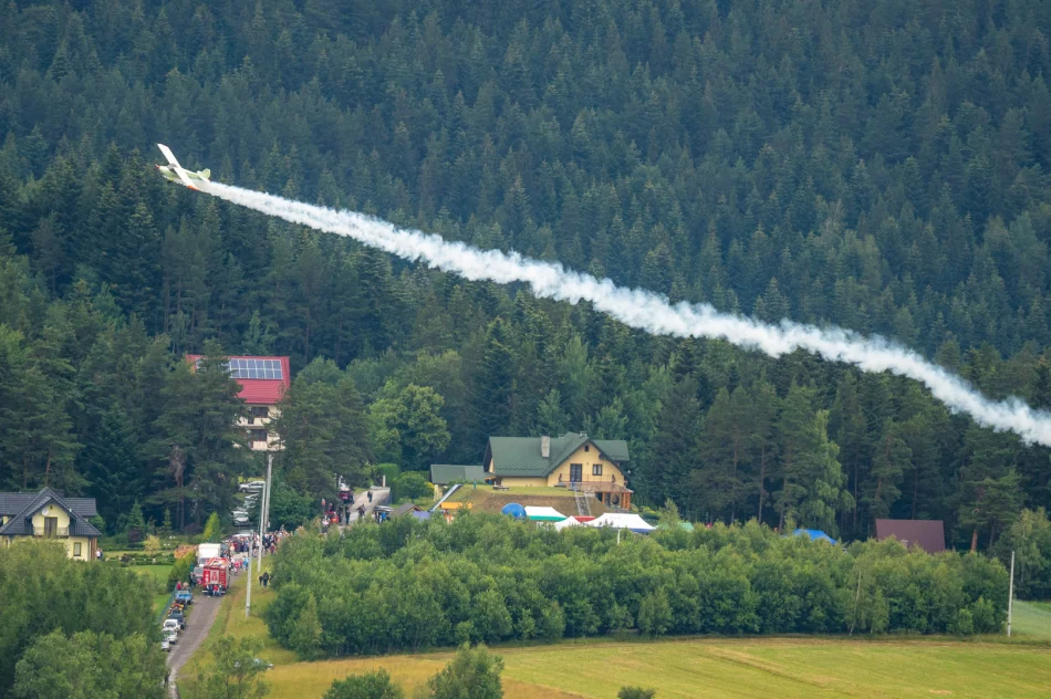 78. rocznica zrzutów alianckich na Dzielcu - przeloty samolotów - zdjęcie 16
