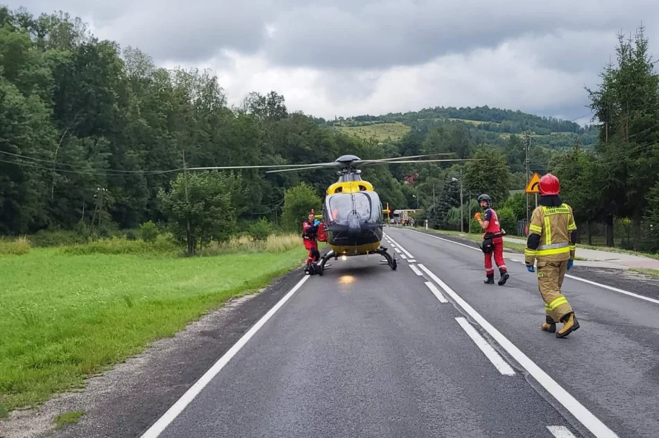Zderzenie dwóch pojazdów. Na DK 28 lądował LPR - zdjęcie 8