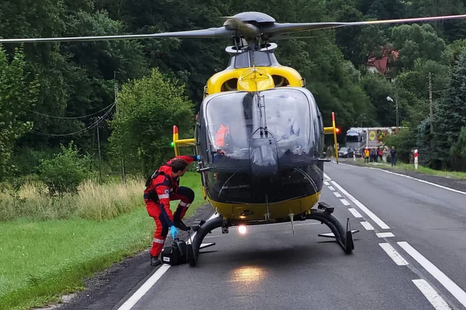 Zderzenie dwóch pojazdów. Na DK 28 lądował LPR - zdjęcie 9