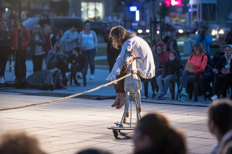 Festiwal teatrów ulicznych - Limanowa 2022 - zdjęcie 7