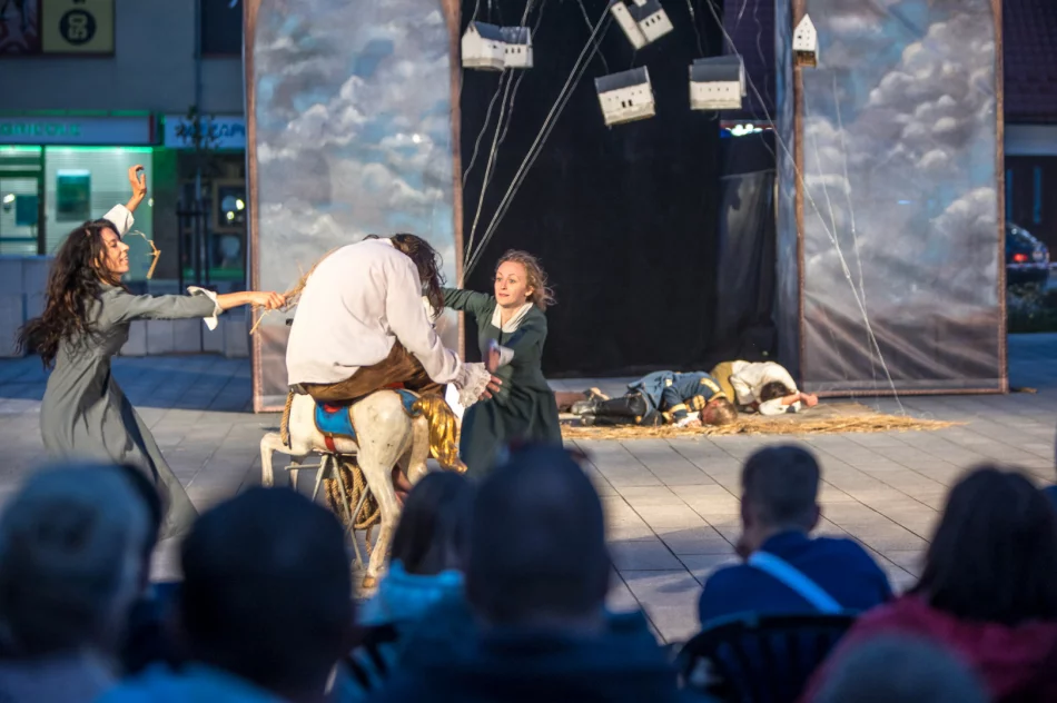 Festiwal teatrów ulicznych - Limanowa 2022 - zdjęcie 11