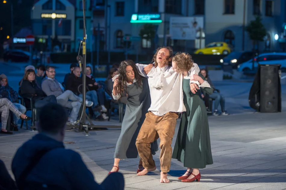 Festiwal teatrów ulicznych - Limanowa 2022 - zdjęcie 15