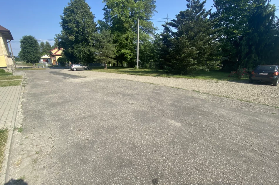 330 tys. na budowę parkingu oraz remont drogi dojazdowej do szkoły w Pisarzowej - zdjęcie 2