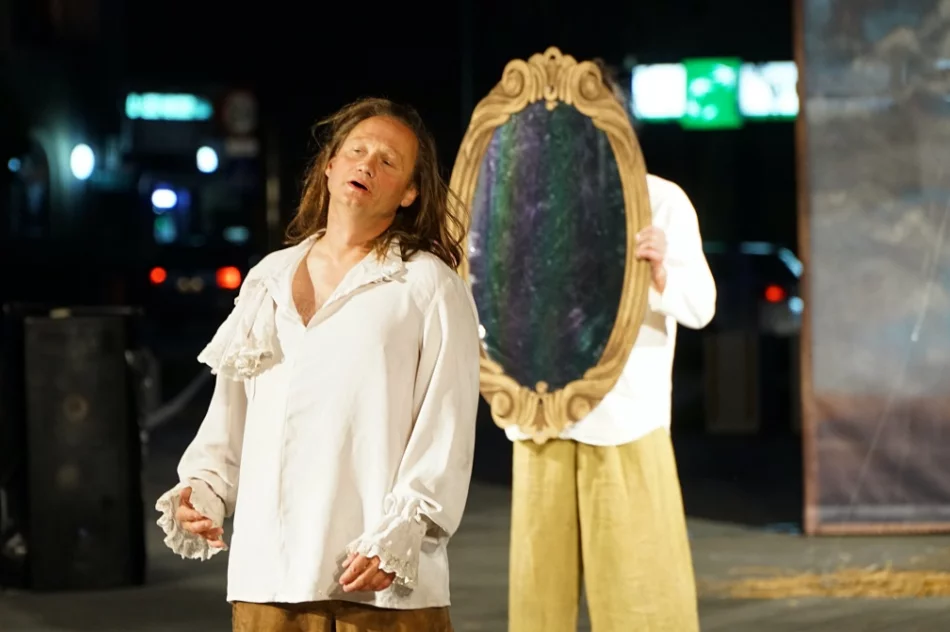 Miastem zawładnęły uliczne teatry - zdjęcie 13