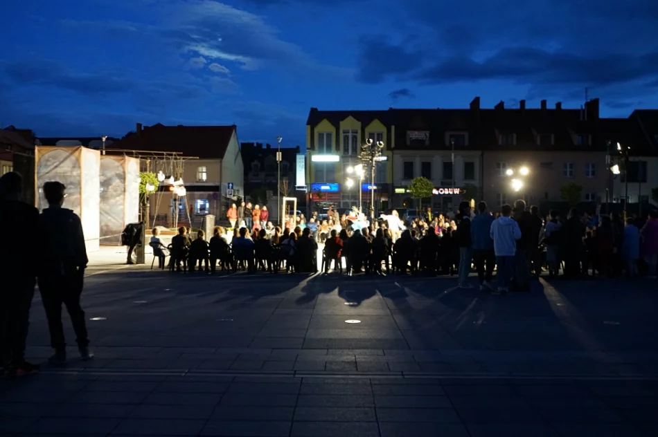 Miastem zawładnęły uliczne teatry - zdjęcie 14