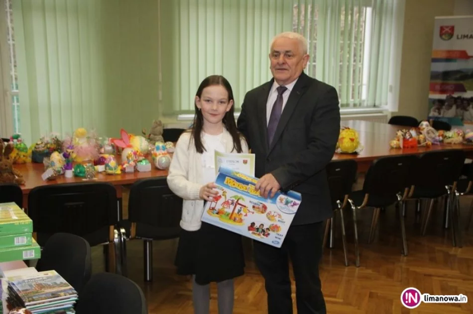 Wręczenie nagród uczestnikom Konkursu 'Moja Wielkanocna Pisanka 2017' - zdjęcie 2