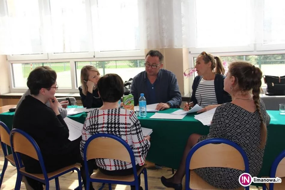 XI Gminny Konkurs Wiedzy o Życiu i Twórczości Stanisława Wyspiańskiego w ZS w Rupniowie - zdjęcie 4