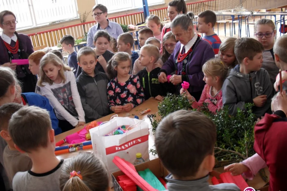 Tradycja łączy pokolenia w Zespole Szkół w Pisarzowej - zdjęcie 3
