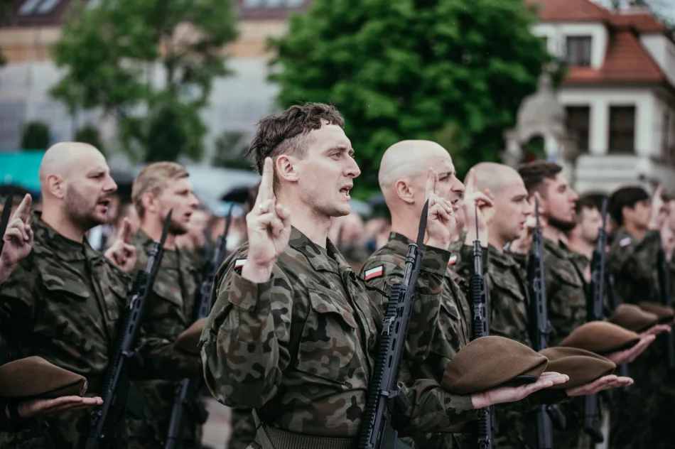 Przysięga nowych Terytorialsów i przekazanie chorągwi - zdjęcie 5