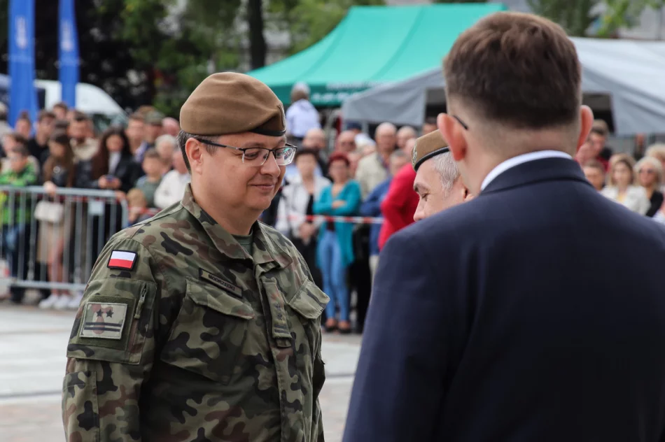 Przysięga nowych Terytorialsów i przekazanie chorągwi - zdjęcie 9