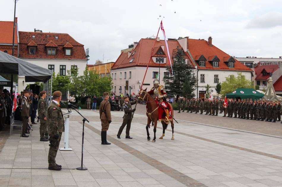 Przysięga nowych Terytorialsów i przekazanie chorągwi - zdjęcie 10