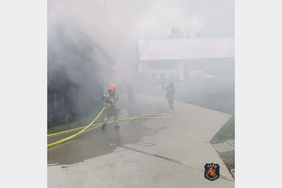 6 zastępów straży gasiło pożar zabudowań - zdjęcie 6