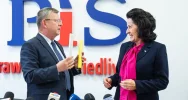 Symboliczne przekazanie władzy w strukturach partii - zdjęcie 4