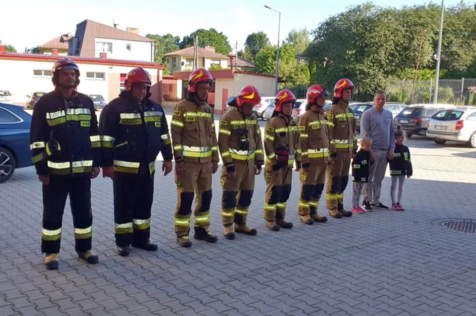 Dzieci na porannej odprawie w PSP - zdjęcie 3