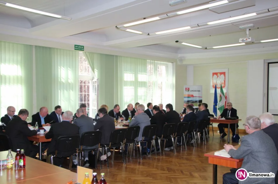 Informacja o XVI sesji Rady Gminy Limanowa - zdjęcie 3