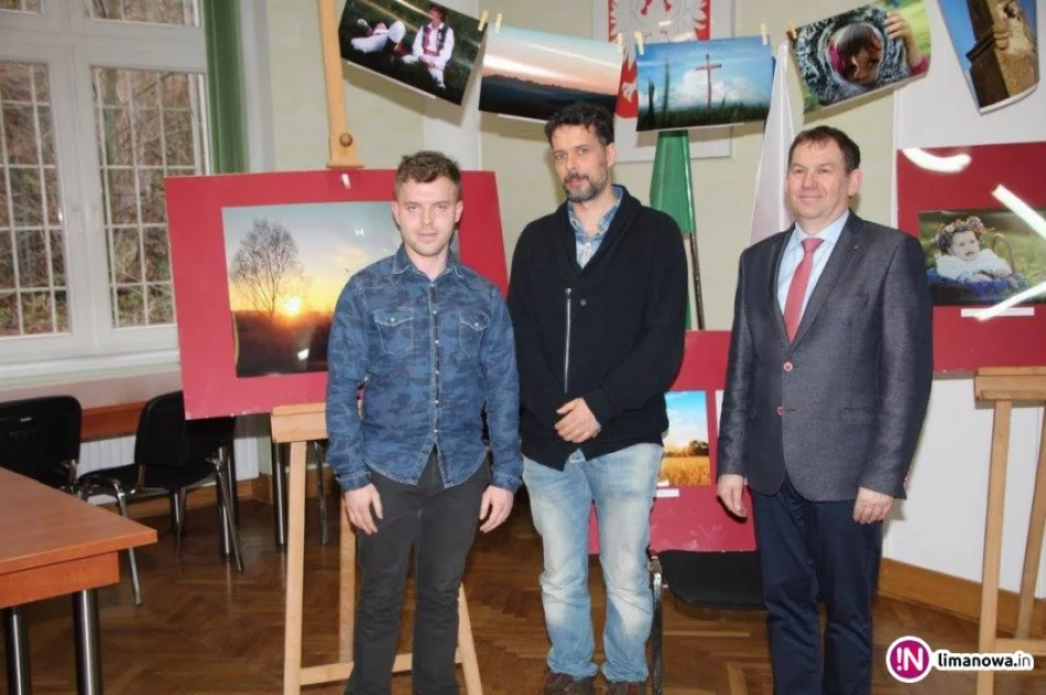 Wręczenie nagród laureatom II edycji Konkursu Fotograficznego - zdjęcie 3