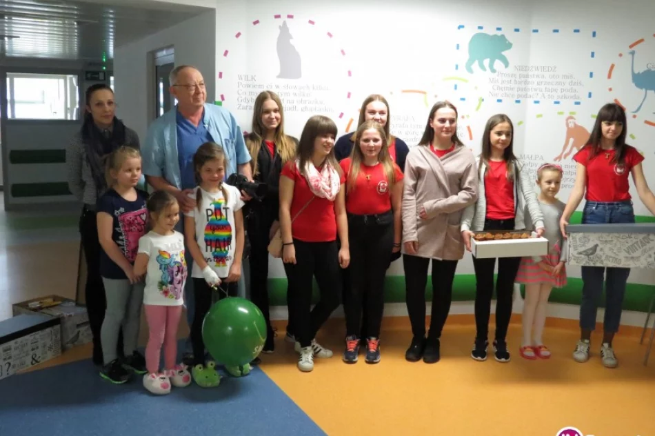 Wolontariuszki z Zespołu Szkół nr 1 w Starej Wsi z wizytą w szpitalu w Prokocimiu - zdjęcie 2