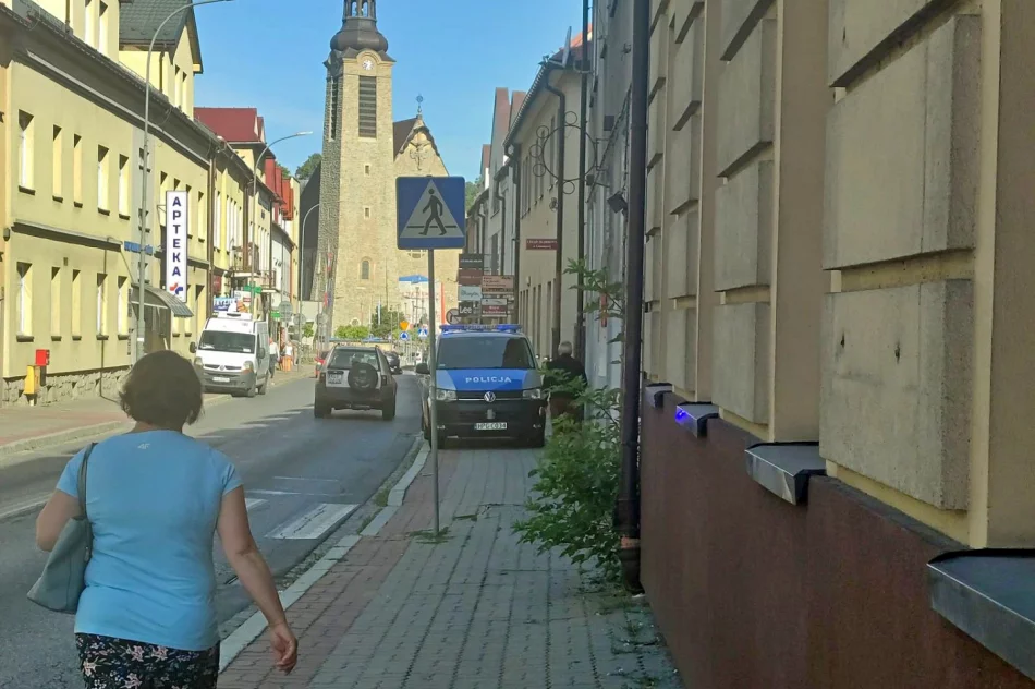 Alarmy bombowe w dwóch urzędach - zdjęcie 3