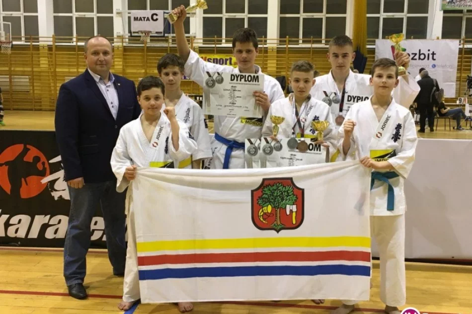 4 medale dla karateków ARS Klub Kyokushinkai - zdjęcie 4