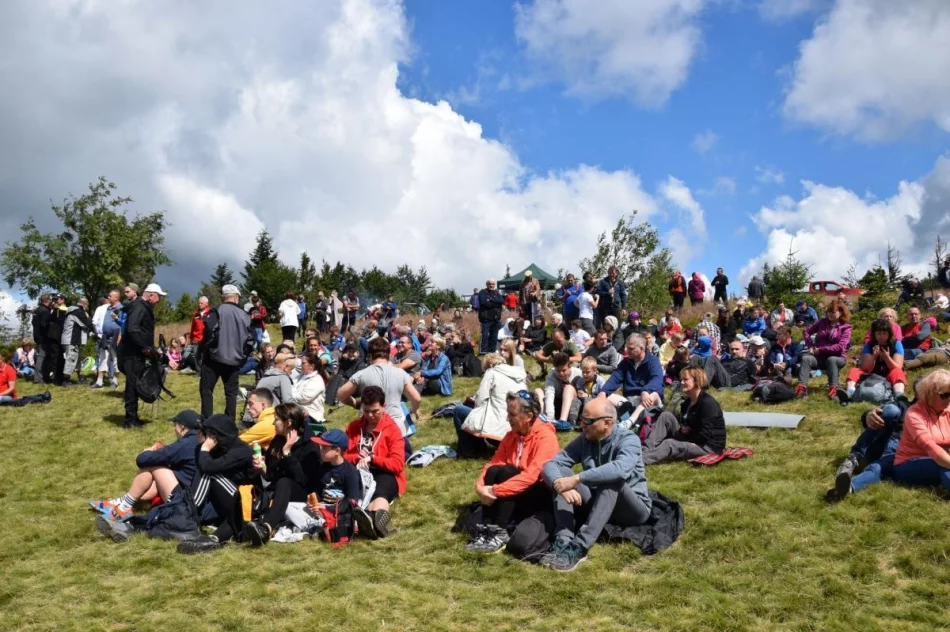 Turyści zawędrowali na Ćwilin - zdjęcie 4