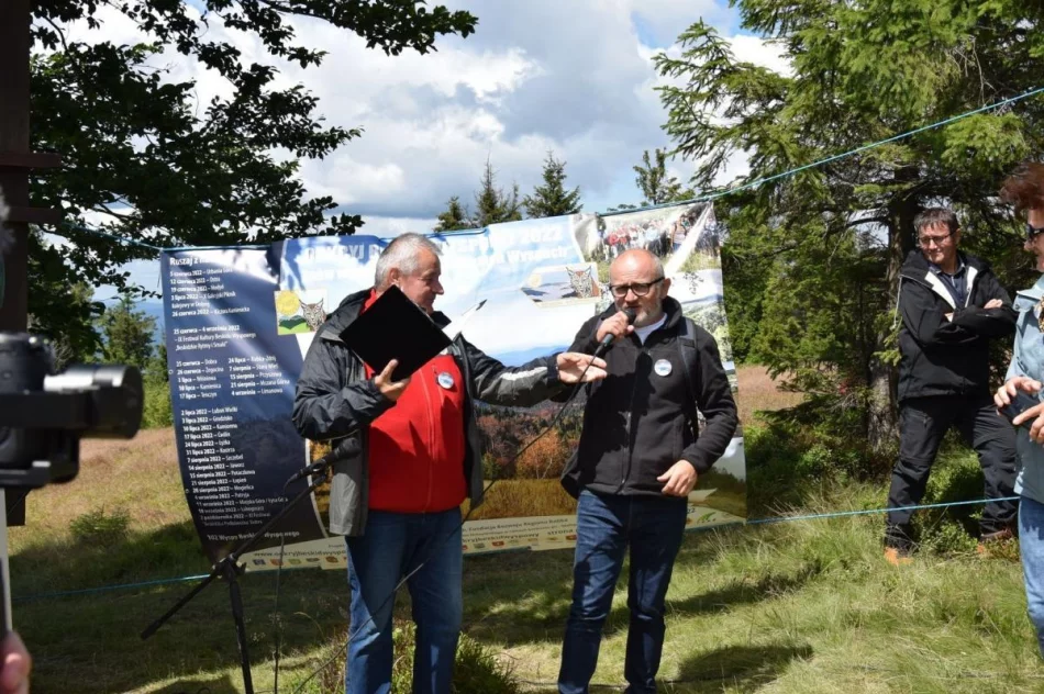 Turyści zawędrowali na Ćwilin - zdjęcie 12