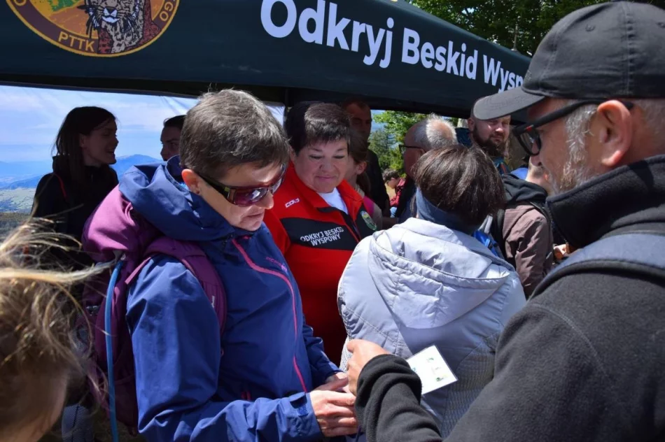 Turyści zawędrowali na Ćwilin - zdjęcie 16