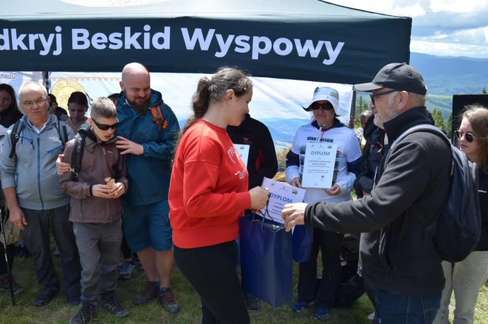 Turyści zawędrowali na Ćwilin - zdjęcie 19