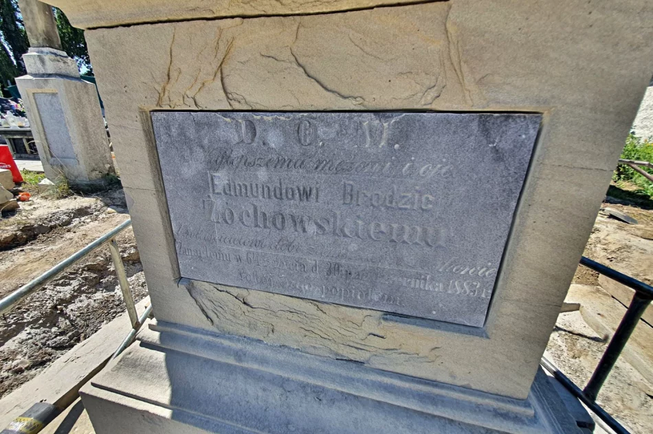 Trwa renowacja zabytkowych nagrobków - zdjęcie 7